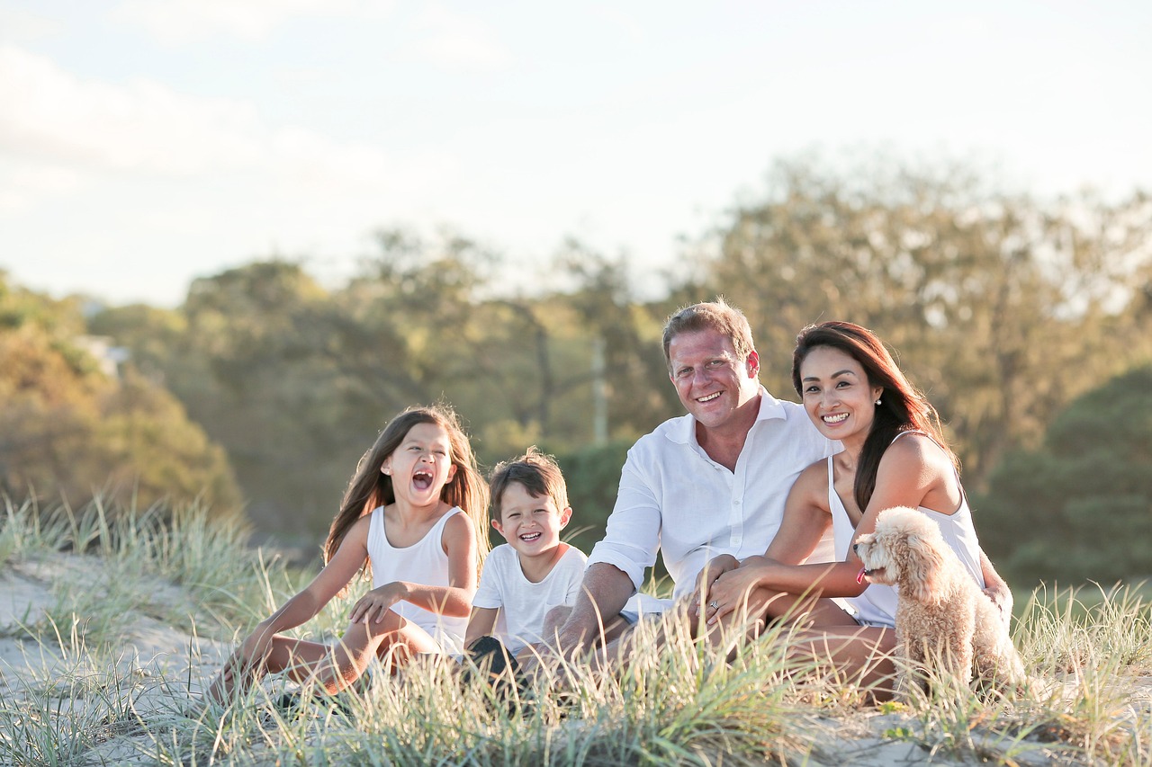 family-6475821_1280